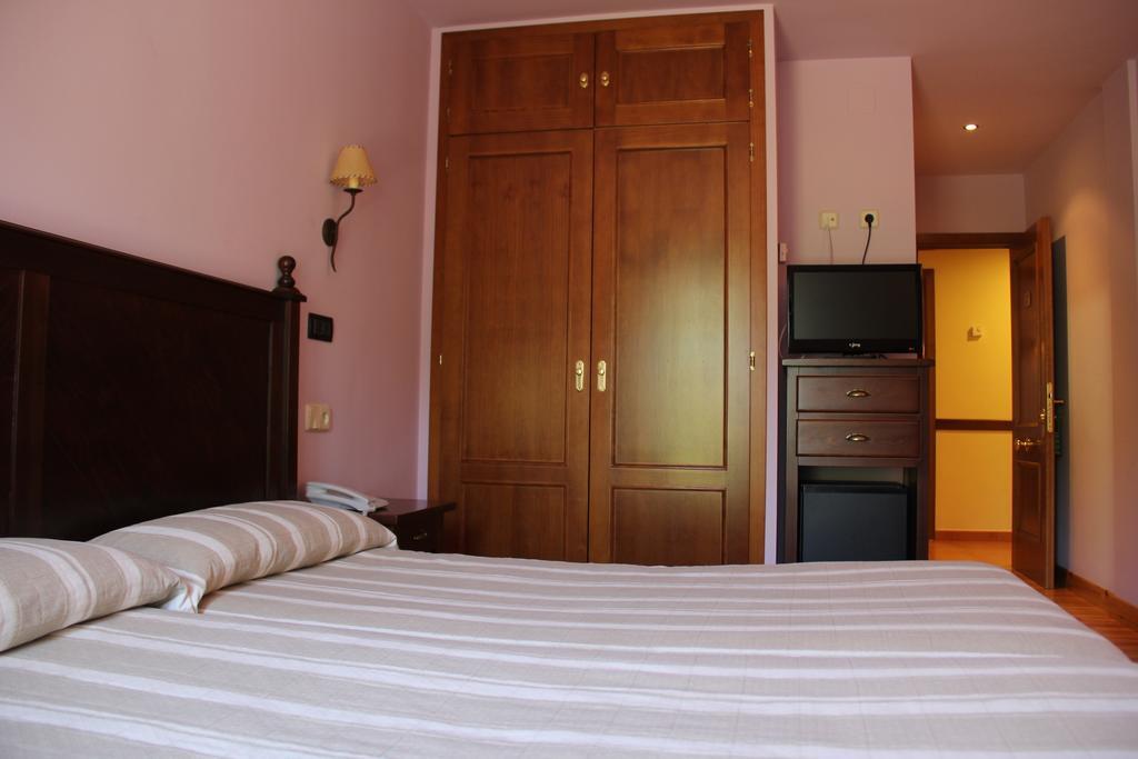 Hotel Rantiner Taull Exterior photo